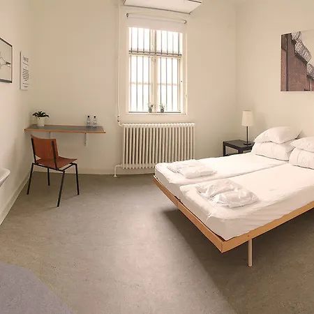 Sleepin Faengslet Hostel *